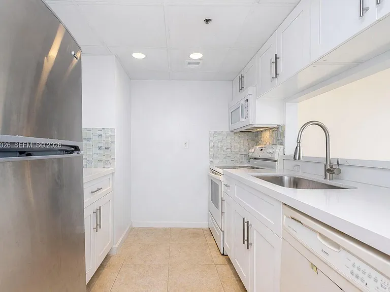 7601 E Treasure Dr #2309 — Photo 2