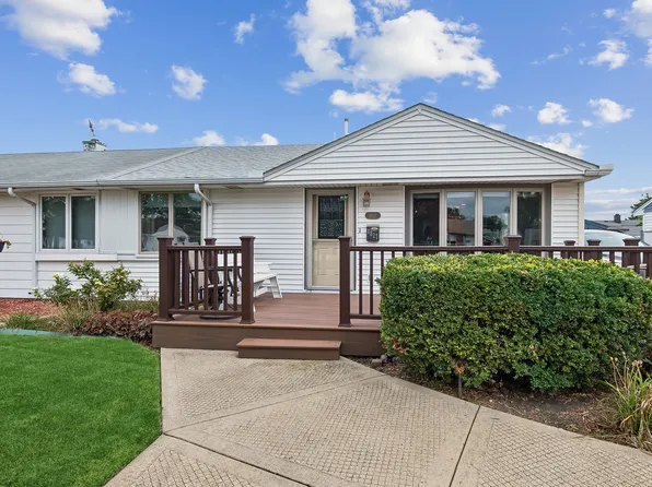 8827 S Kolmar Ave, Hometown, IL 60456