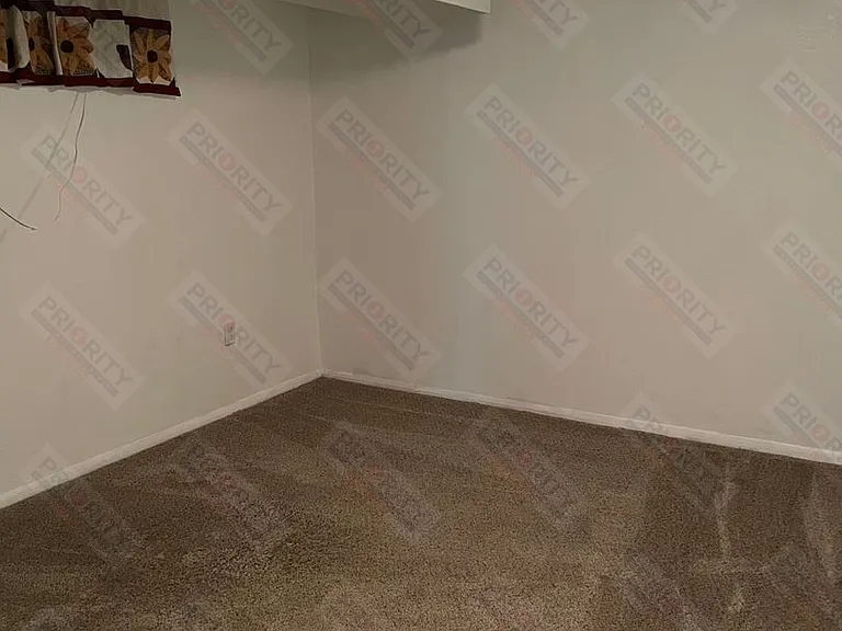 208 E Sunset Dr — Photo 9