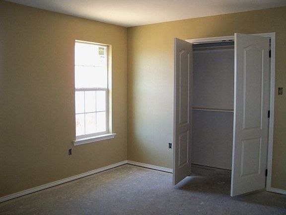 5th image of 410 E Spruce Ave