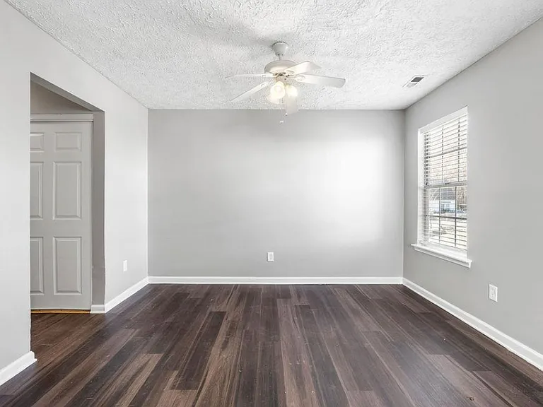 8228 Wynewood Ct — Photo 25