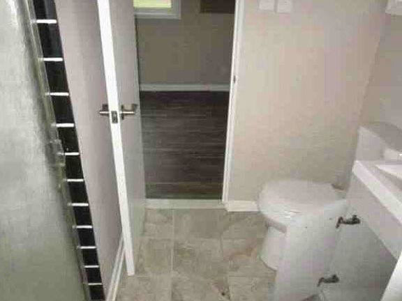 3rd image of 576 Hemlock Dr