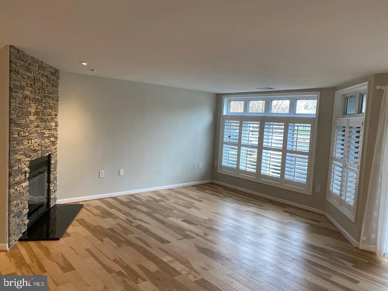 2 bed, 1089 sqft, $2,300 — Photo 4