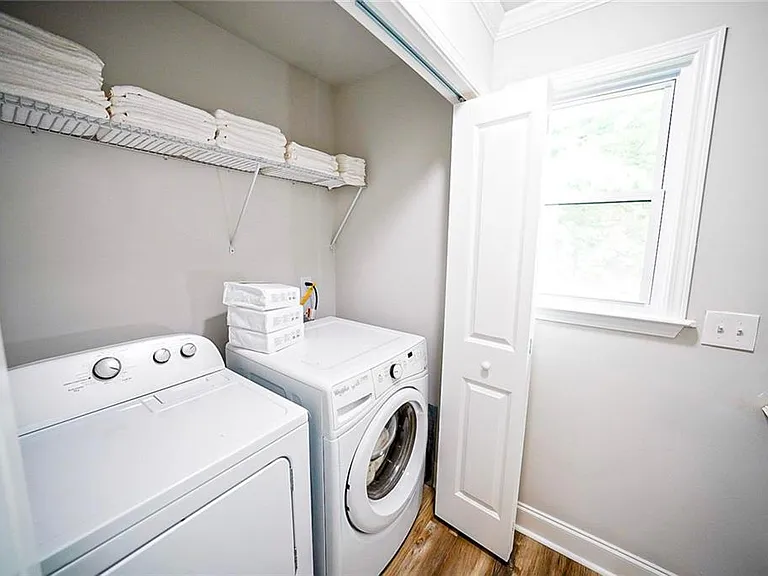 1141 McDaniel St SW — Photo 12