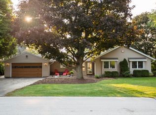 5621 S 106th St, Hales Corners, WI 53130