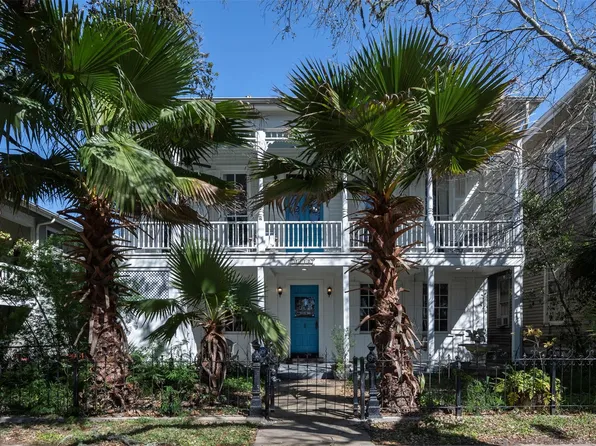 2622 Ursuline St, Galveston, TX 77550
