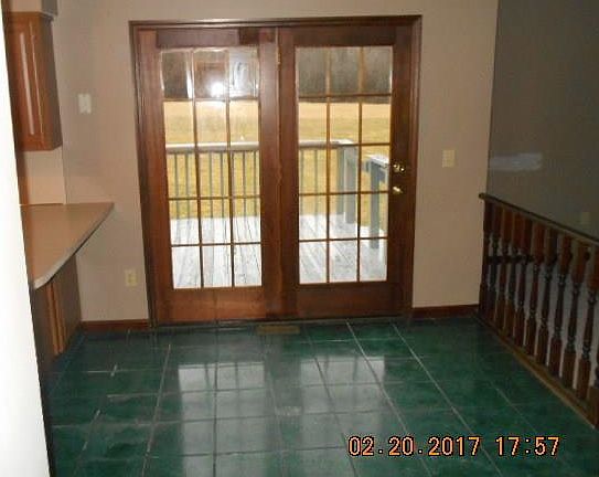 5th image of 11281 Carriage Hill Dr