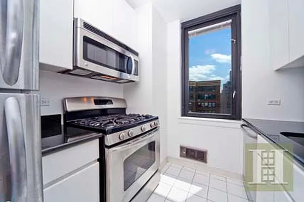 Rented by Halstead Real Estate | media 20