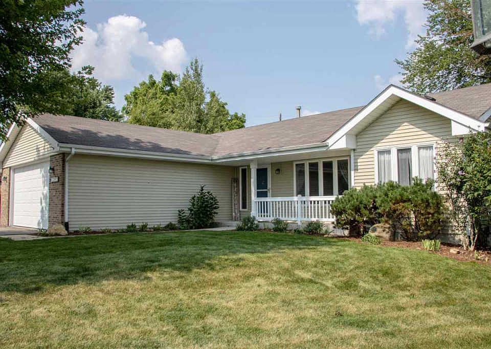 1st image of 12975 Country Meadow Dr