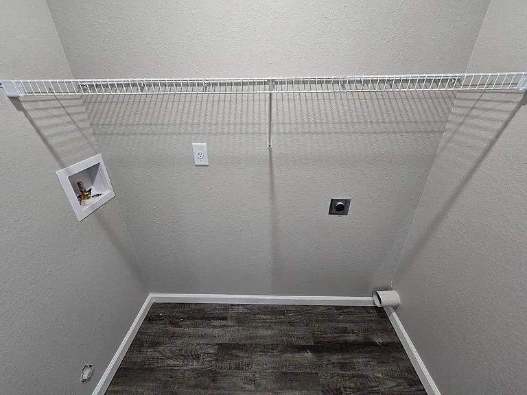 101 Goldfinch Dr — Photo 45