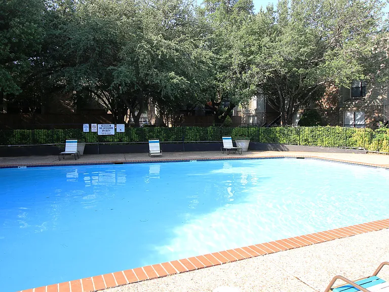 Preston Racquet Club Apartments — Photo 10