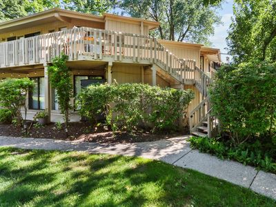 710 Country Club DRIVE #H, Fontana, WI, 53125