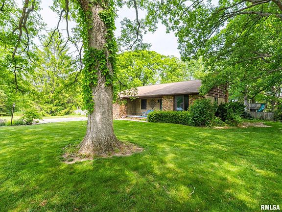 3rd image of 244 Whispering Oaks Dr