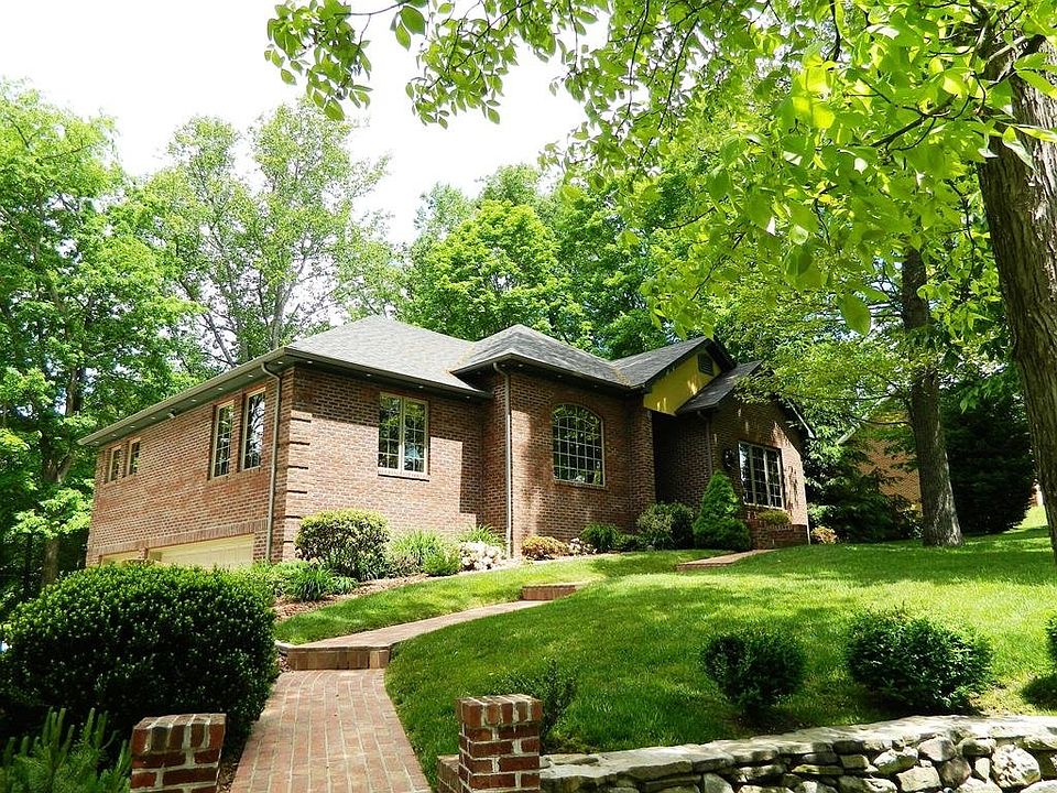 For Sale: 108 FAIRWAY DRIVE, Marion, VA 24354