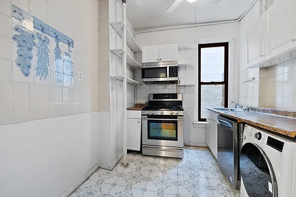 Rented by Bank Neary | media 5
