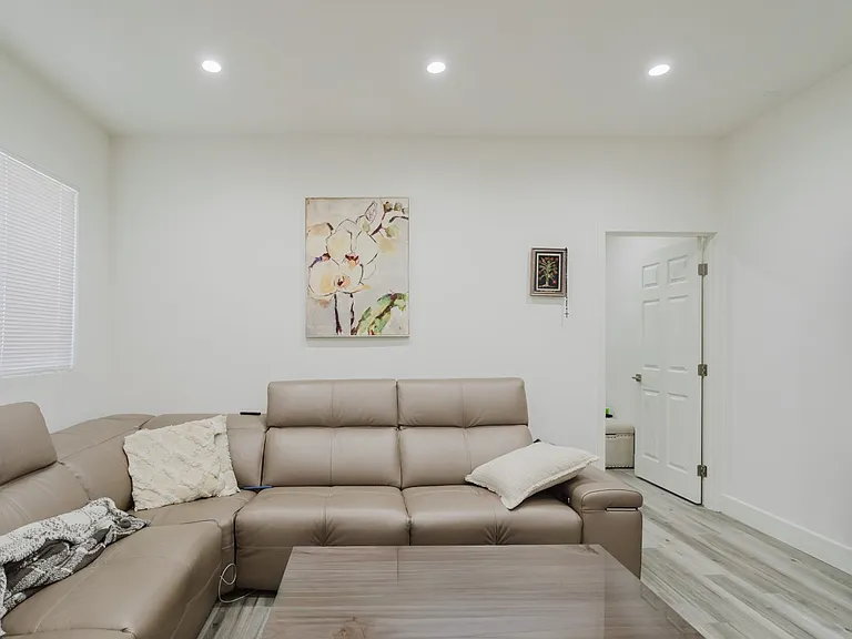 16713 Devonshire St — Photo 10