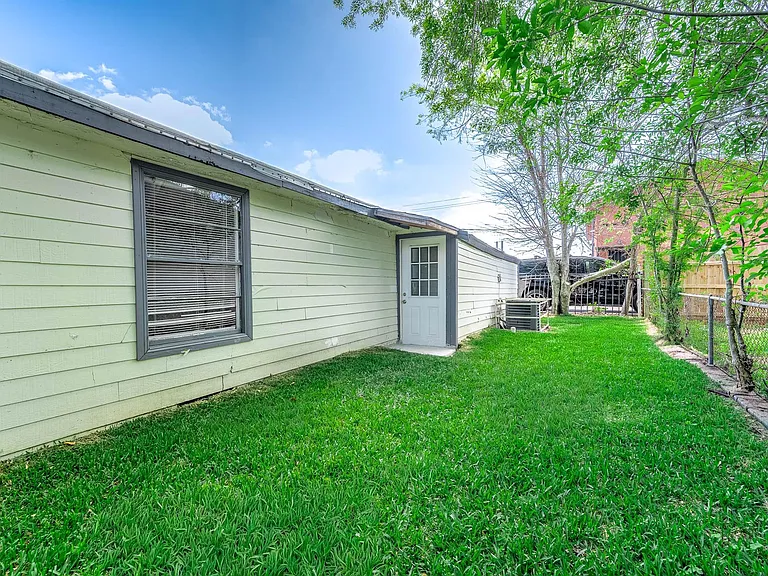 4356 Phlox St — Photo 46