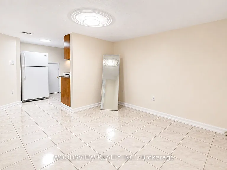 58 Lightwood Dr #LOWER — Photo 3