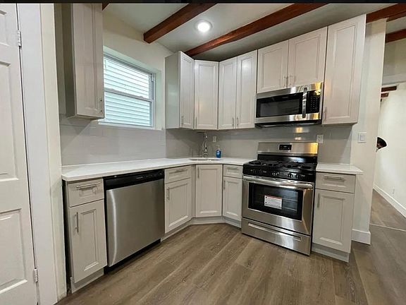 5th image of 1333 W Porter St Floor 2