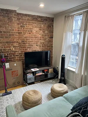 Rented by NorthStar REG LLC | media 16