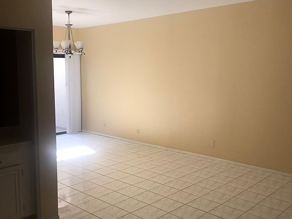3rd image of 1227 N Brand Blvd Unit 1