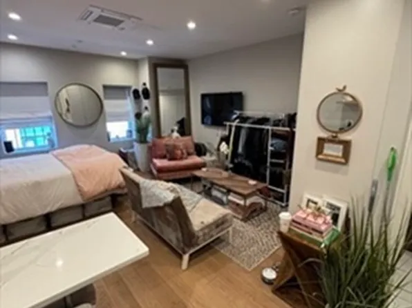 267 Newbury St APT 6, Boston, MA 02116