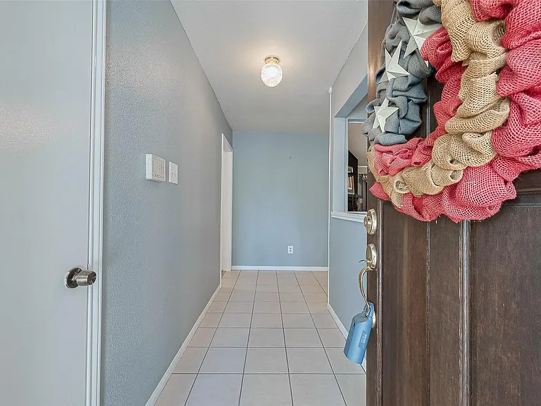 2762 Foliage Green Dr — Photo 3