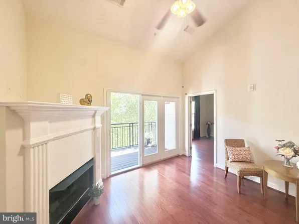 501 Hungerford Dr APT 438, Rockville, MD 20850