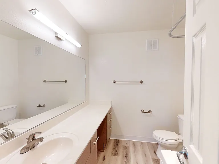 Eight 80 Newport Beach — Photo 159