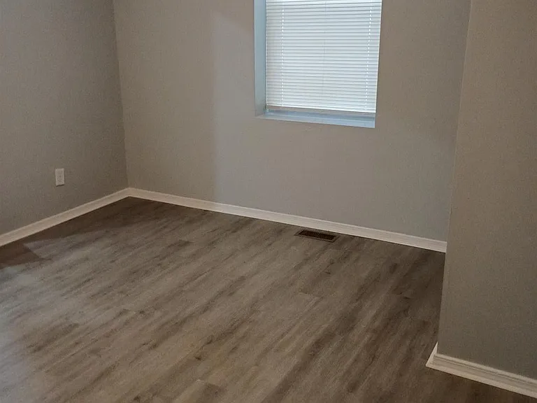 653 Birch Ave — Photo 9