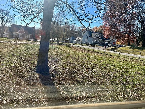 2nd image of 520 Branch St