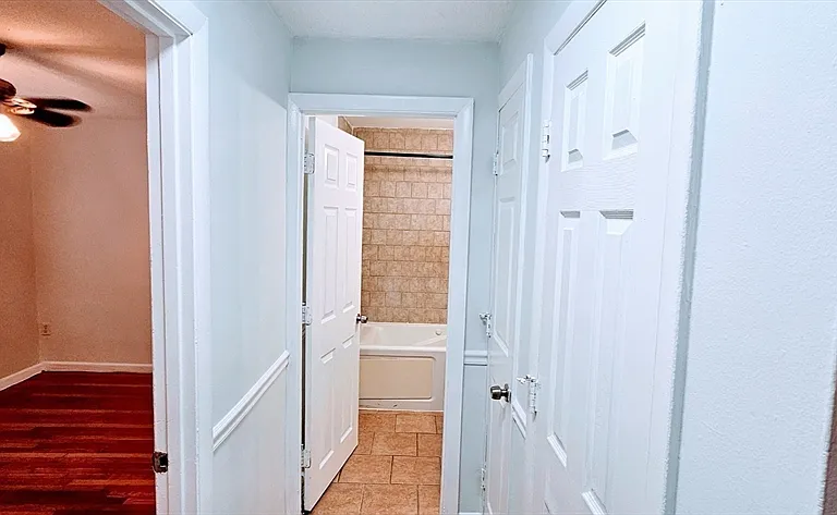 7 Oakcrest Rd #6 — Photo 7