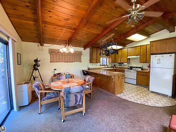 5th image of 23870 Oxbow Ln S