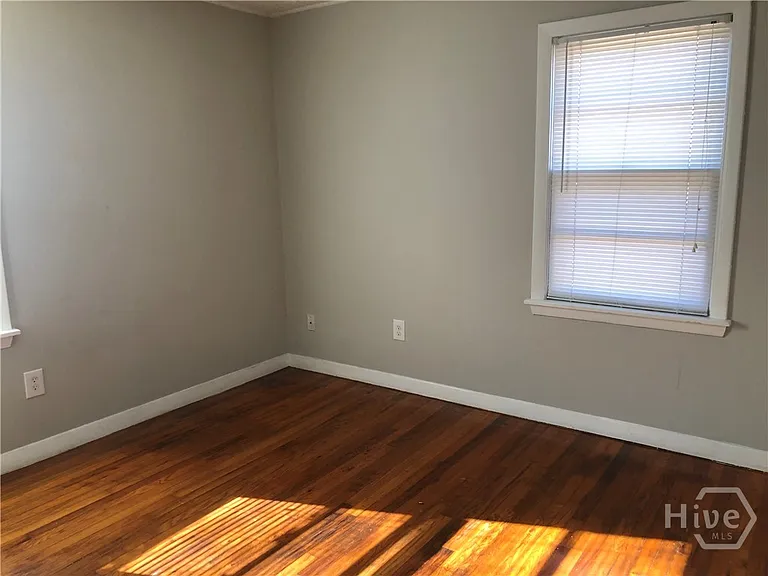 145 Appleby Dr — Photo 8