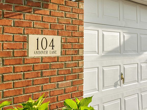 4th image of 104 Andover Ln