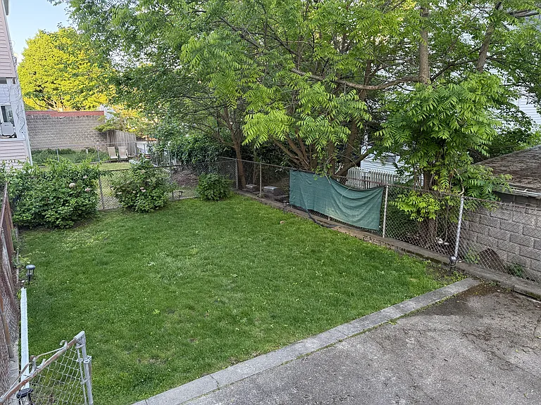 98 Putnam St #1 — Photo 21