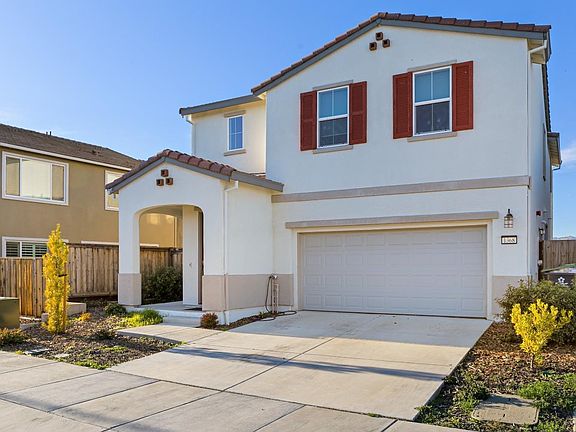 3rd image of 1368 Horizon Cir
