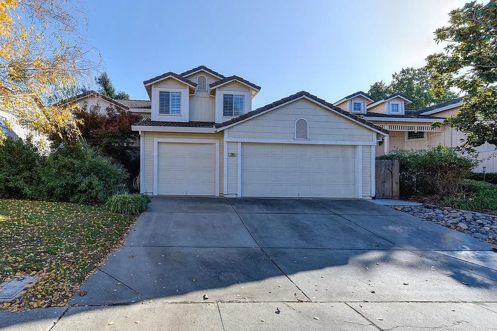 260 Lonely Oak St photo 1