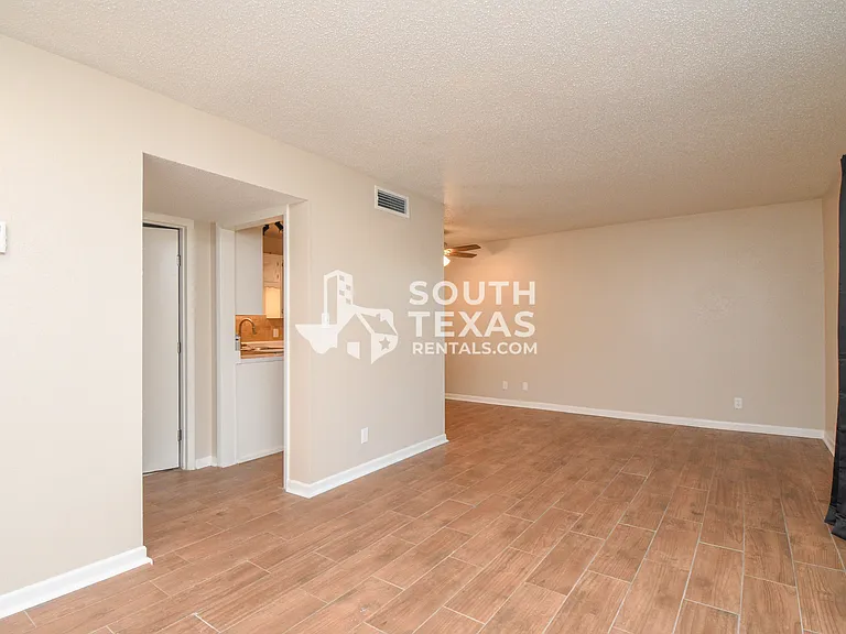 308 Westwood St #D — Photo 4