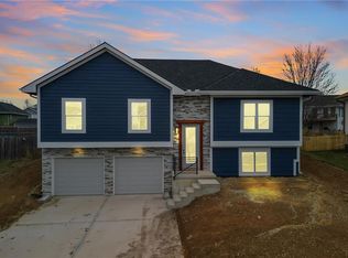 2218 Ashford St, Excelsior Springs, MO 64024