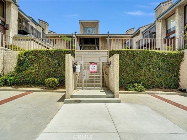 2298 Rose Ave #302, Signal Hill, CA 90755