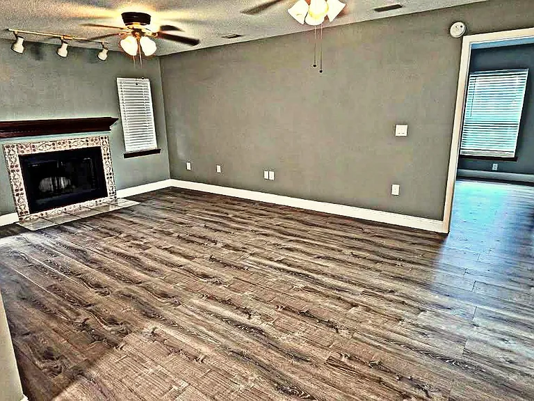 4389 Alamosa St — Photo 4