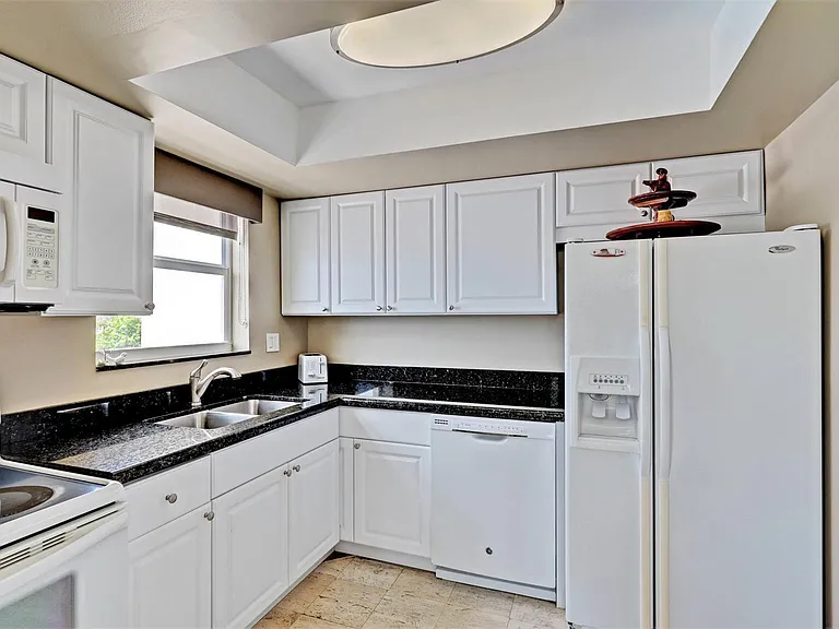 1820 New Palm Way #201 — Photo 13