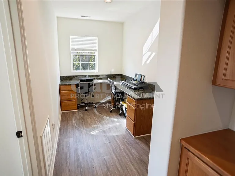 26155 Lone Rock Ct — Photo 20