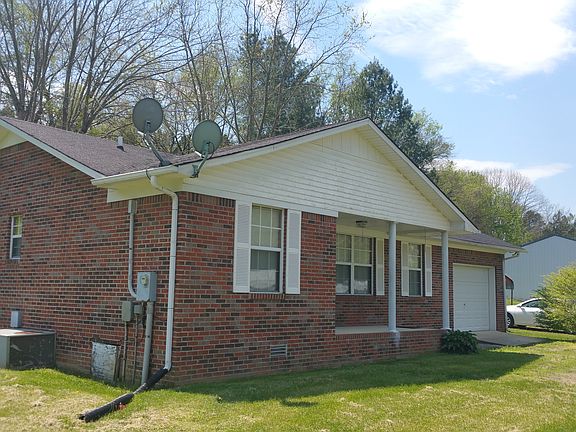 Brick home. Rent or live 