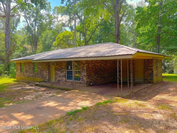 371 Baldwin Rd, Mount Olive, MS 39119