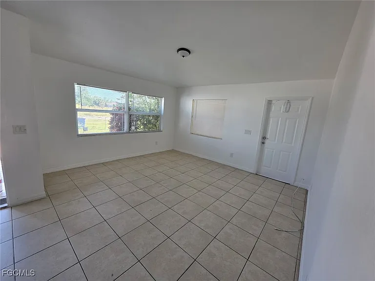 1248 Columbus Blvd #B — Photo 2
