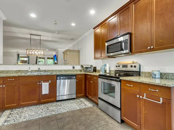 5544 Colonial Chatsworth Cir, North Charleston, SC 29418