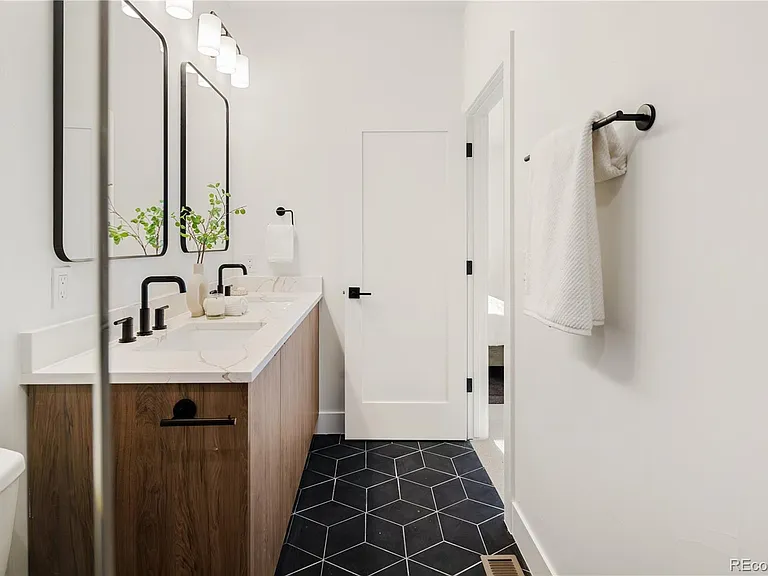 4509 N Tennyson St — Photo 20