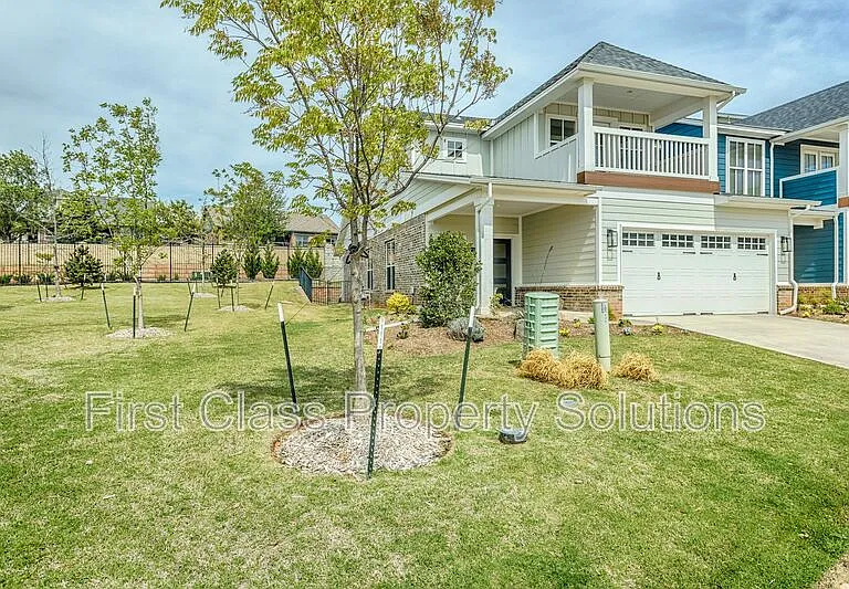 728 Harbor Town Dr — Photo 5